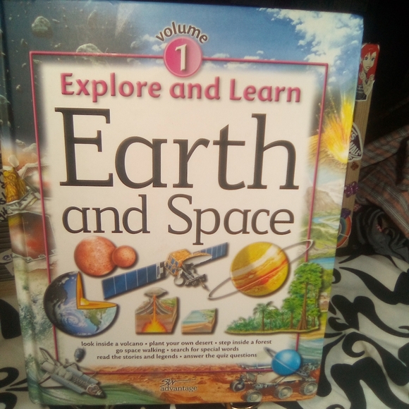 SET $150........EXPENSIVE EXPLORE AND LEARN BOOK SET PAID. $369. - Picture 4 of 8